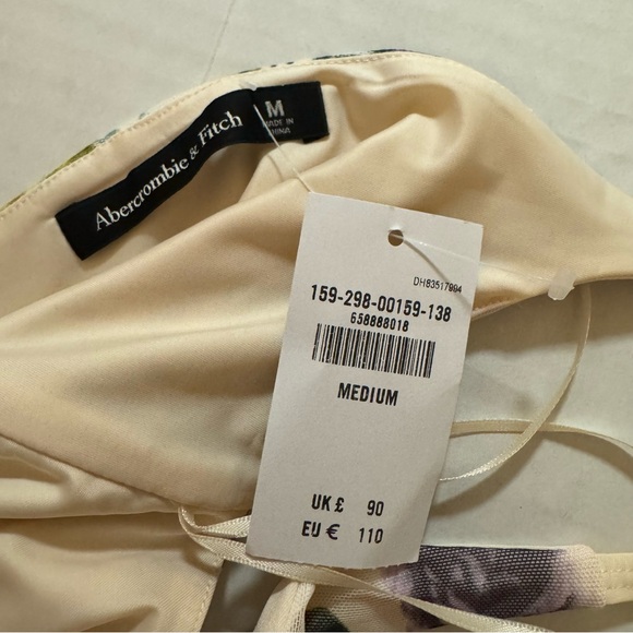 Abercrombie and Fitch Cream Floral Mesh Twist Wrap Maxi Dress Medium NWT - Picture 10 of 10